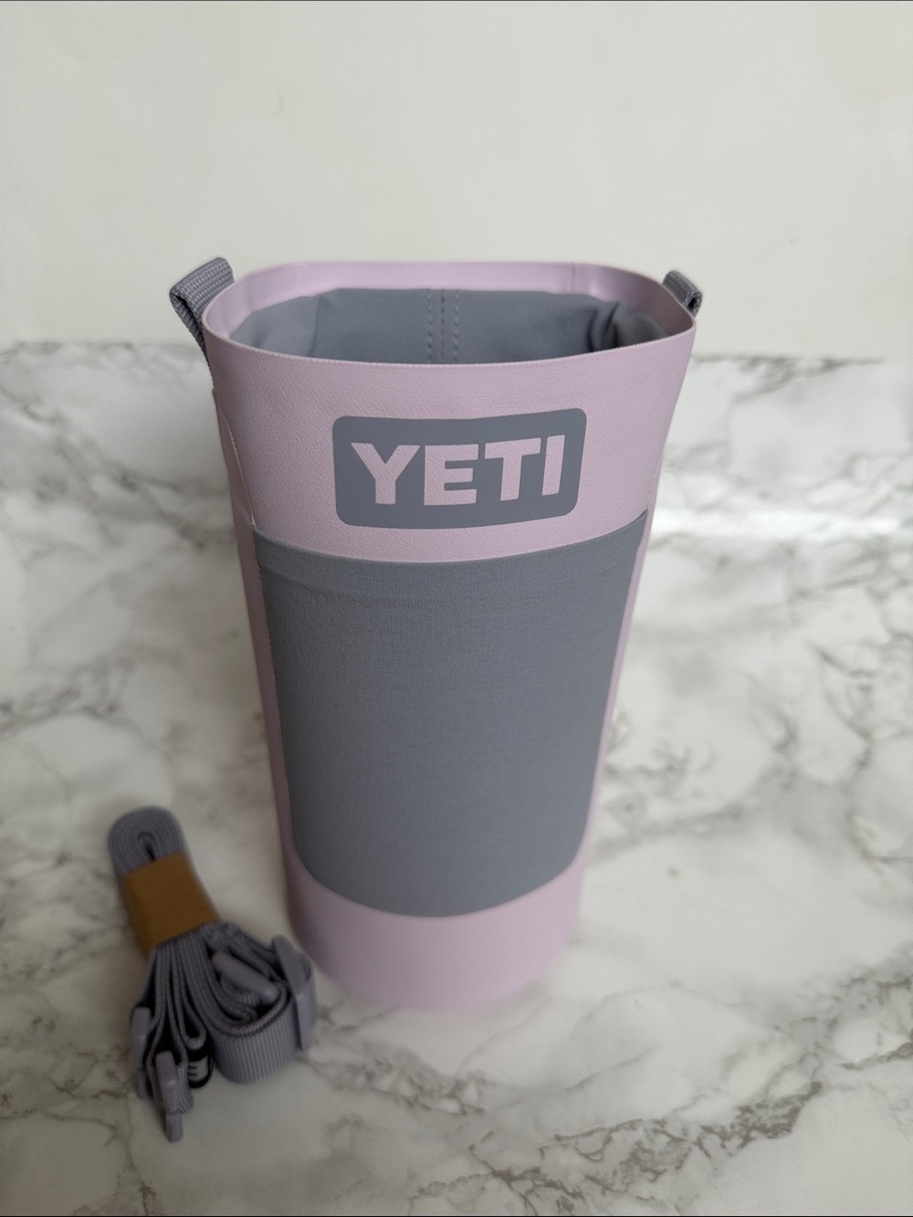 Yeti rambler large bottle sling cherry blossom